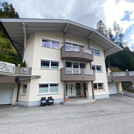 Ferien Haus - Ferienwohnung Lorena ノイシュティフト・イム・シュトゥーバイタール エクステリア 写真
