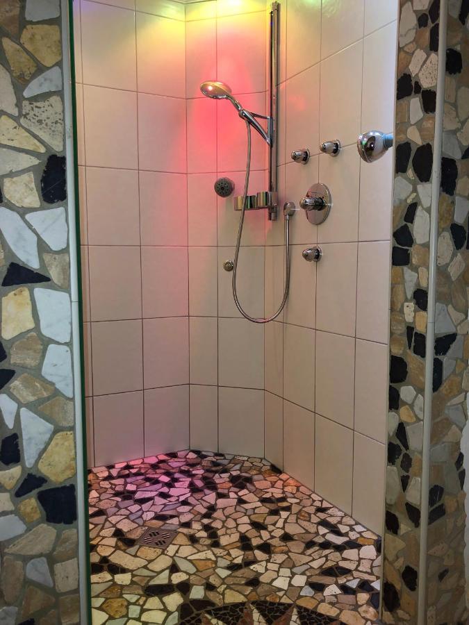 Ferien Haus - Ferienwohnung Lorena ノイシュティフト・イム・シュトゥーバイタール エクステリア 写真