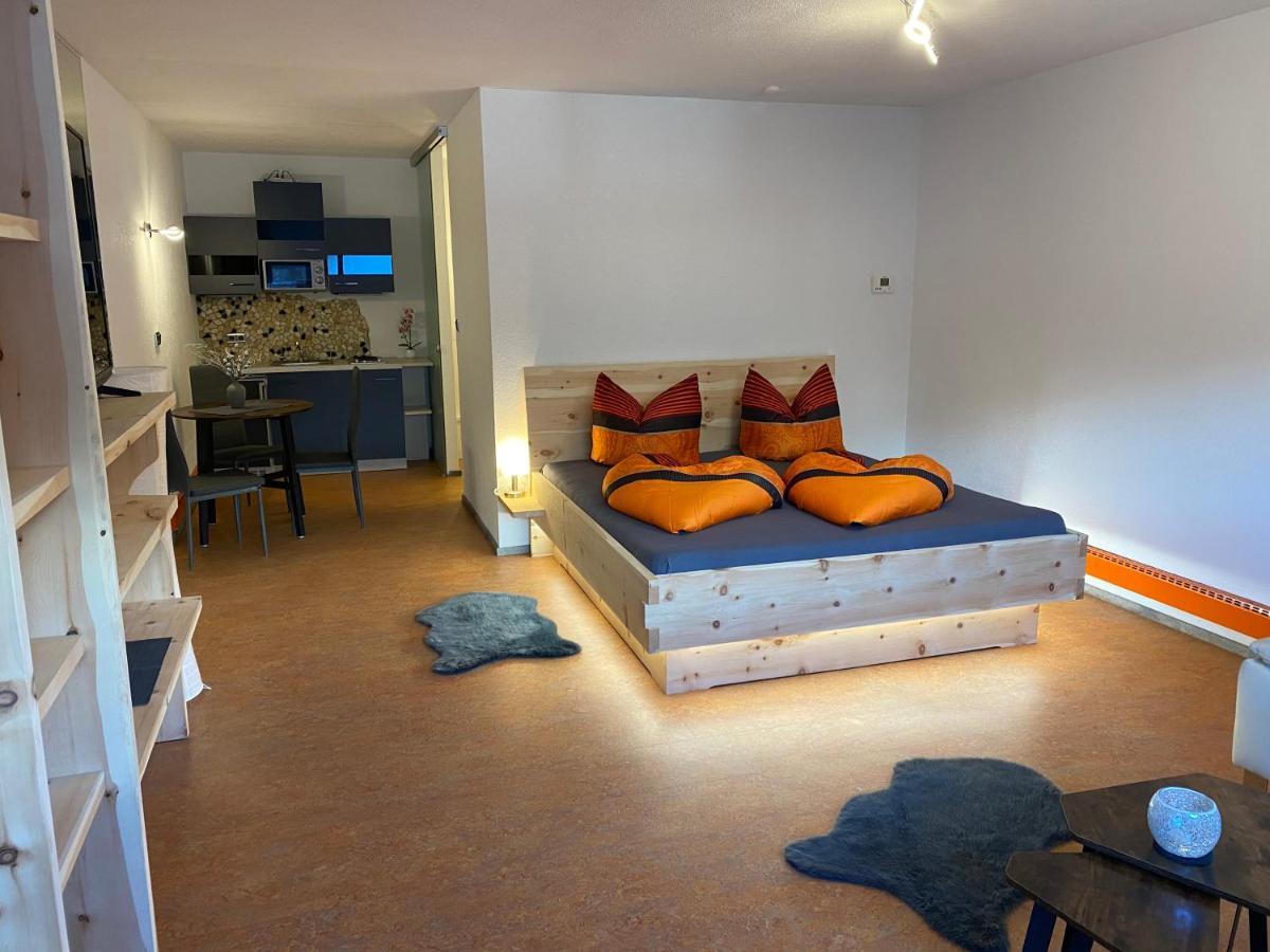 Ferien Haus - Ferienwohnung Lorena ノイシュティフト・イム・シュトゥーバイタール エクステリア 写真