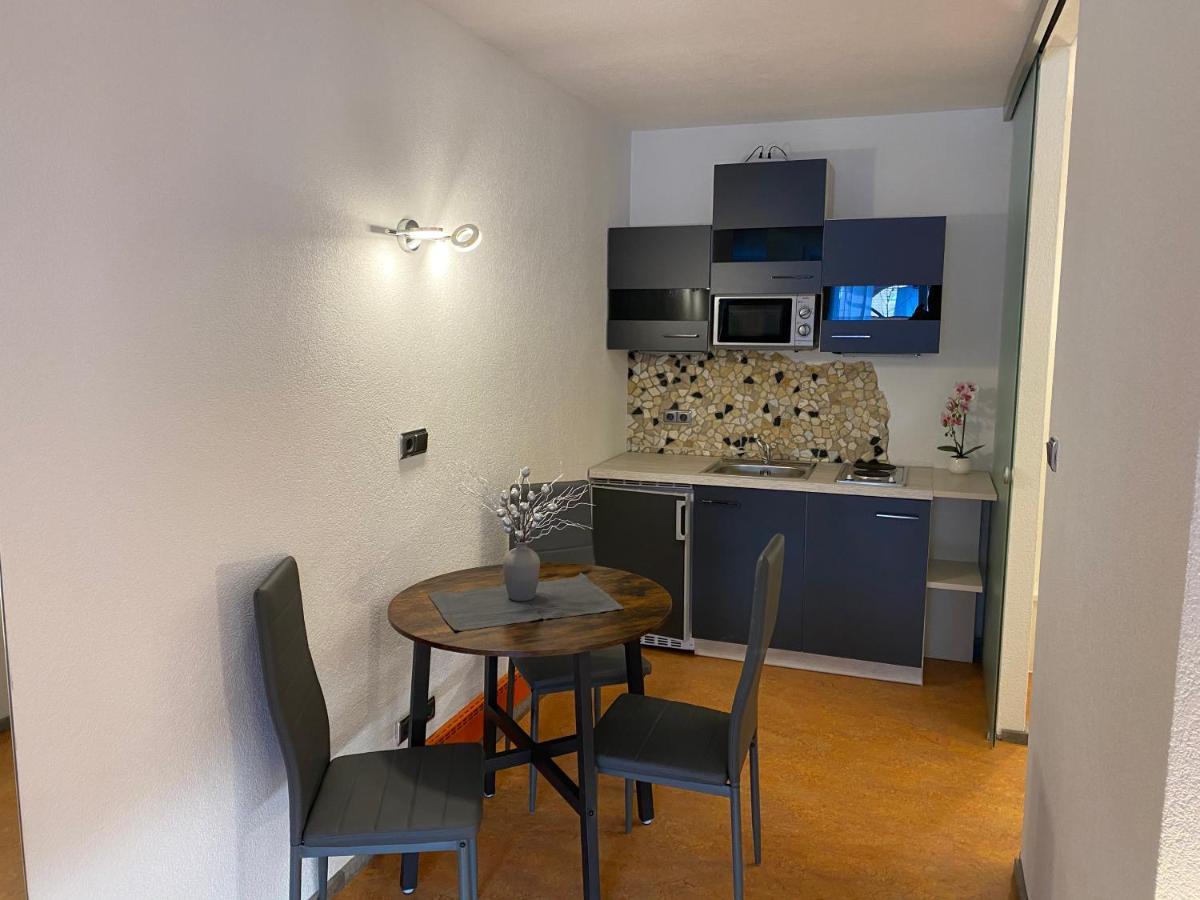 Ferien Haus - Ferienwohnung Lorena ノイシュティフト・イム・シュトゥーバイタール エクステリア 写真