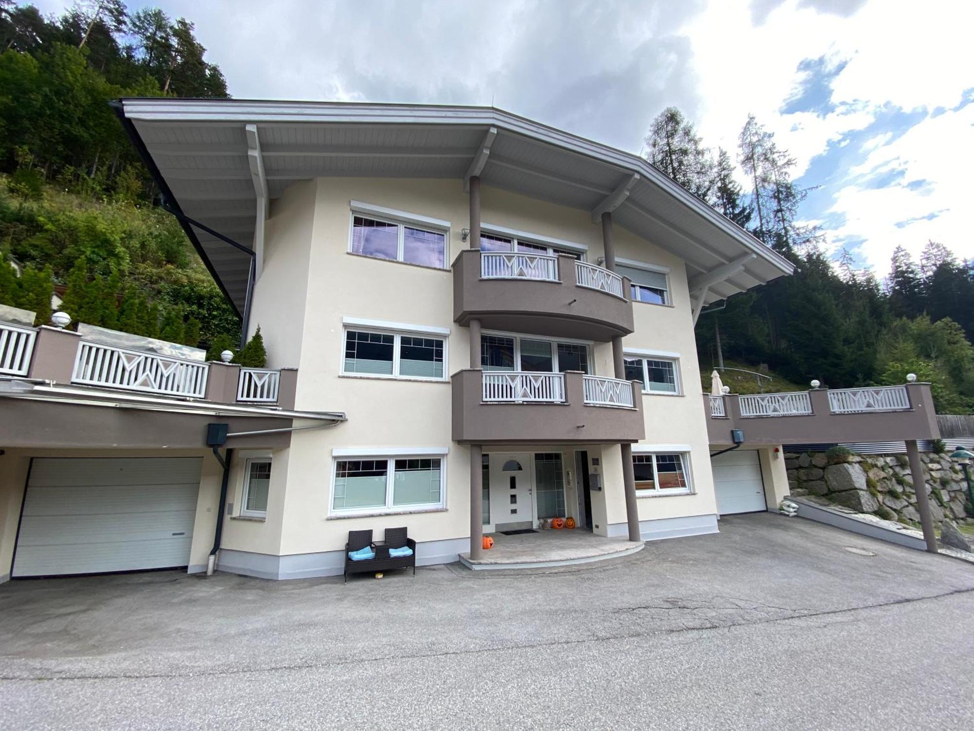 Ferien Haus - Ferienwohnung Lorena ノイシュティフト・イム・シュトゥーバイタール エクステリア 写真