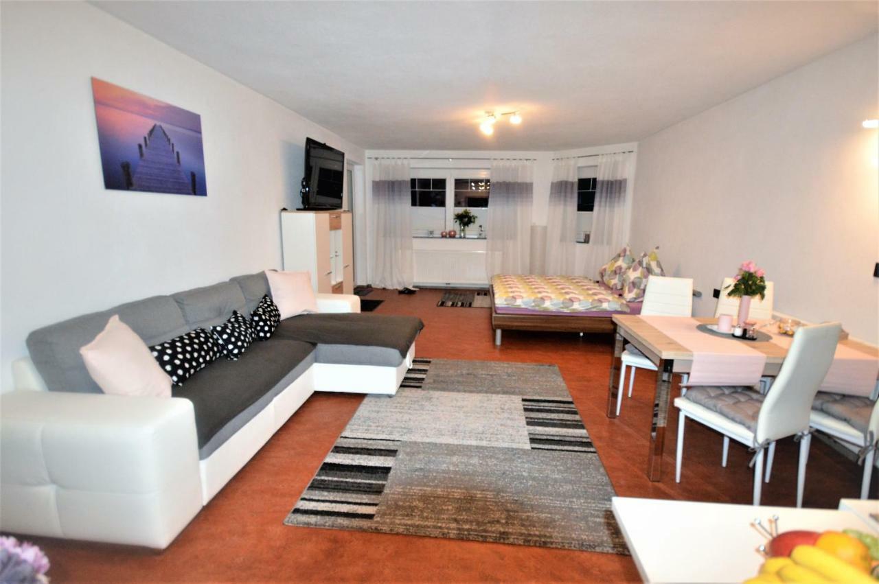 Ferien Haus - Ferienwohnung Lorena ノイシュティフト・イム・シュトゥーバイタール エクステリア 写真